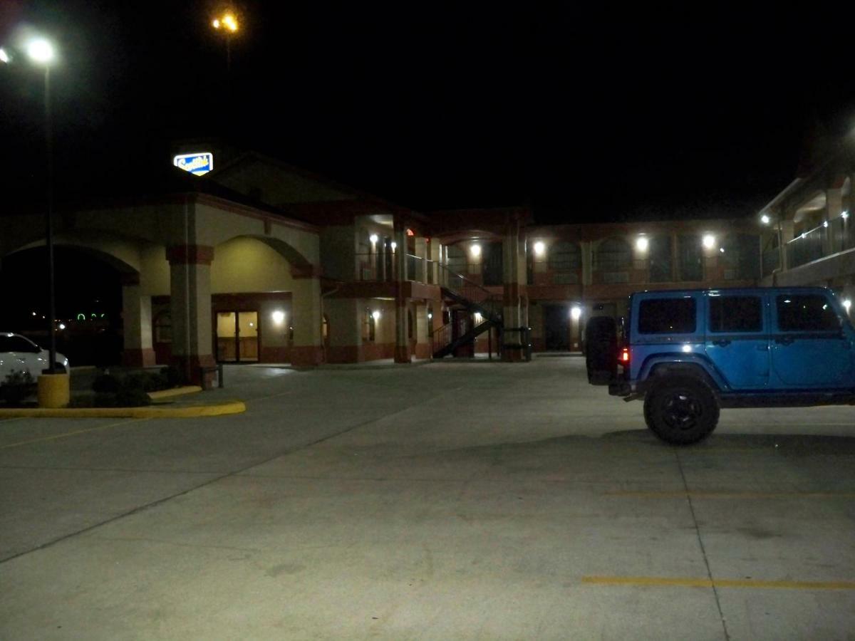 Scottish Inn And Suites Beaumont Esterno foto